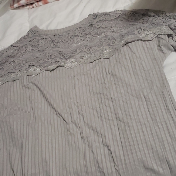 CCO DROP🌼1 small left New boutique lace yoke top - Picture 9 of 10